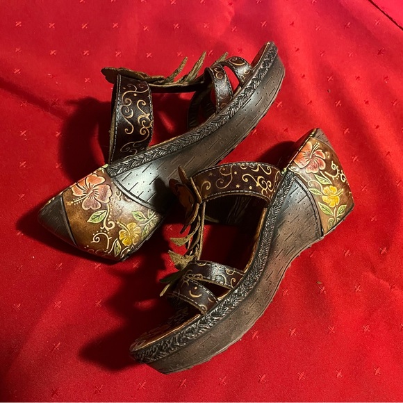 Elite Shelby, size 8, excellent condition, adjustable strap. - Picture 9 of 11